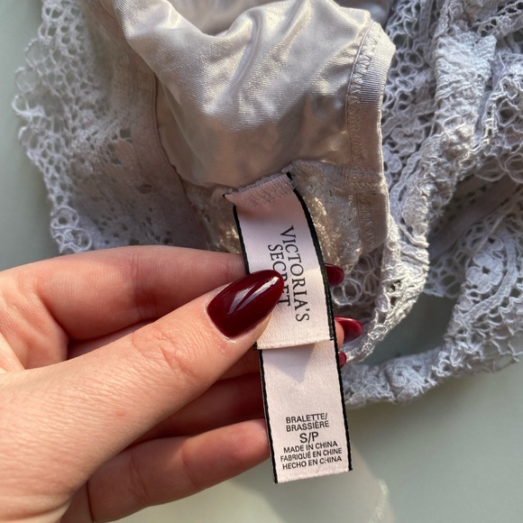 Victoria’s Secret white lacy bralette - Picture 6 of 7
